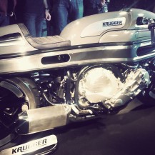 ed_turner_bmw_custom_party_02